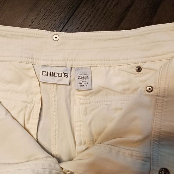 Chico's cream Capri pants  - Picture 3 of 6